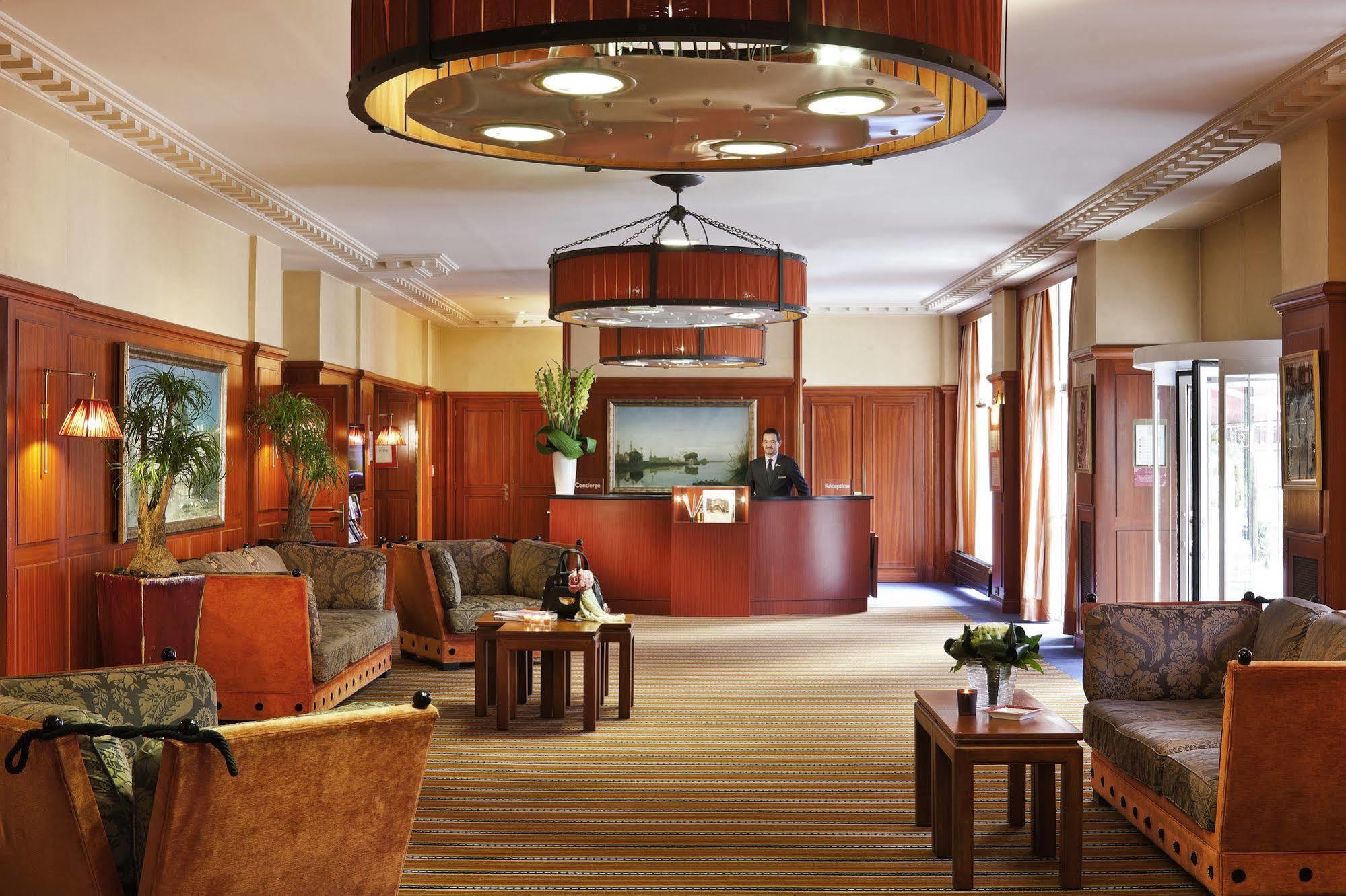 Hôtel Barrière le Grand Hôtel Enghien-les-Bains Esterno foto